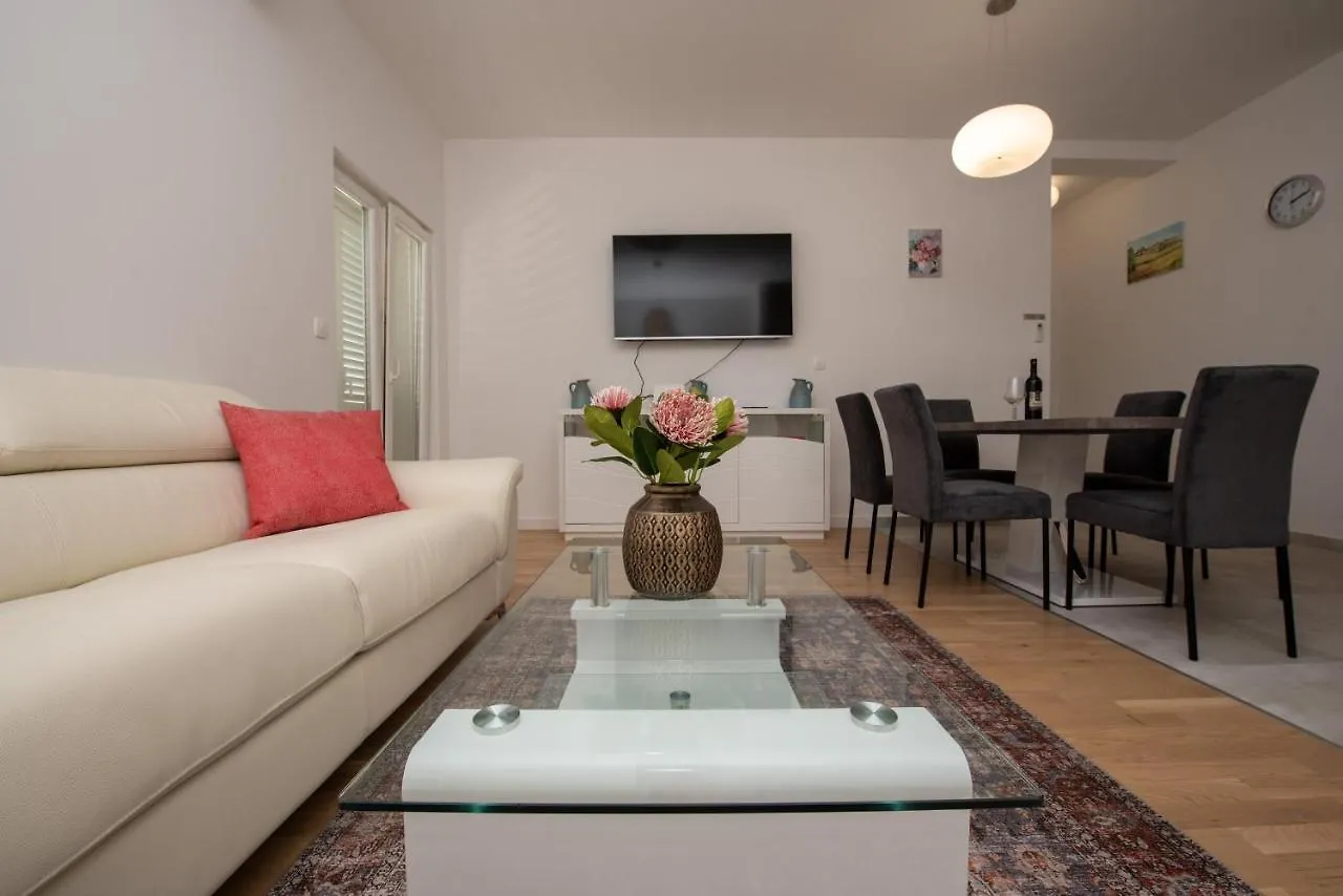 Apartment Katicic Split 0*,