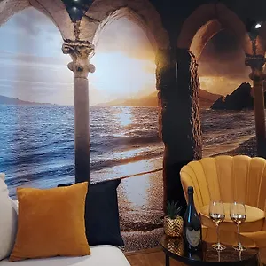 Luxury Oasis Split